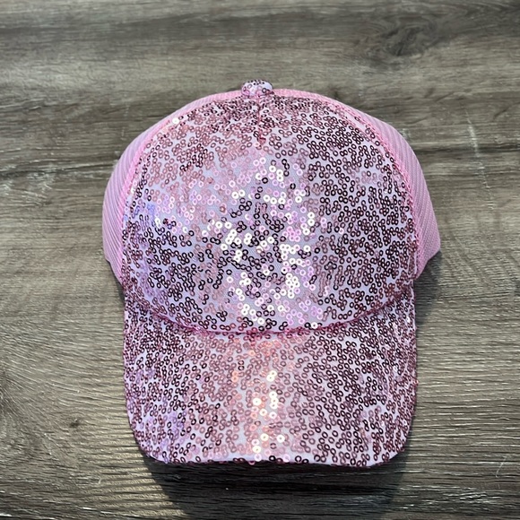 New women’s hat - Picture 1 of 2